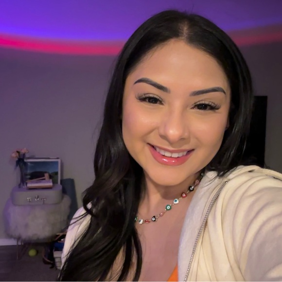 Meet your Posher, Bianca - Picture 1 of 1